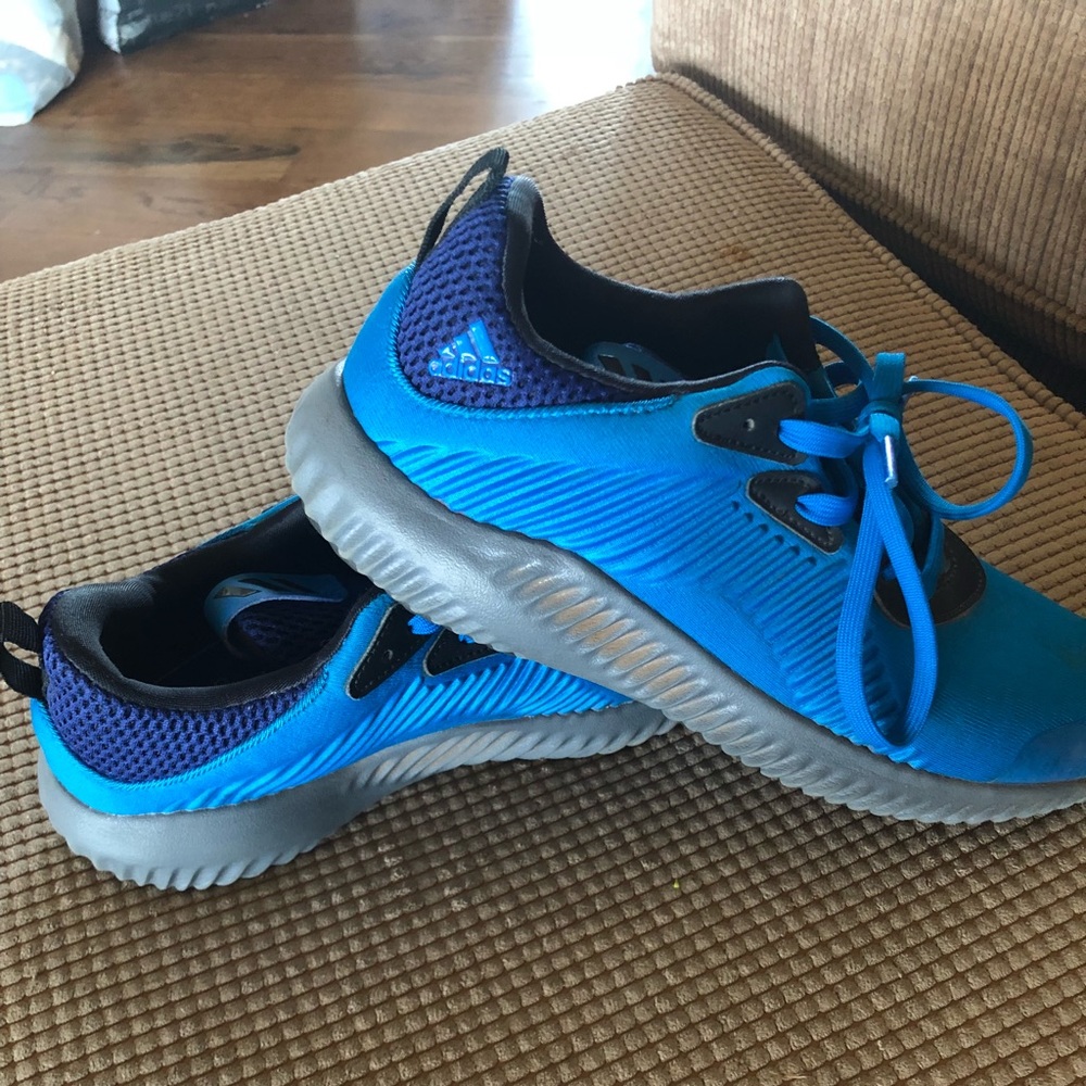 Adidas tennis shoes